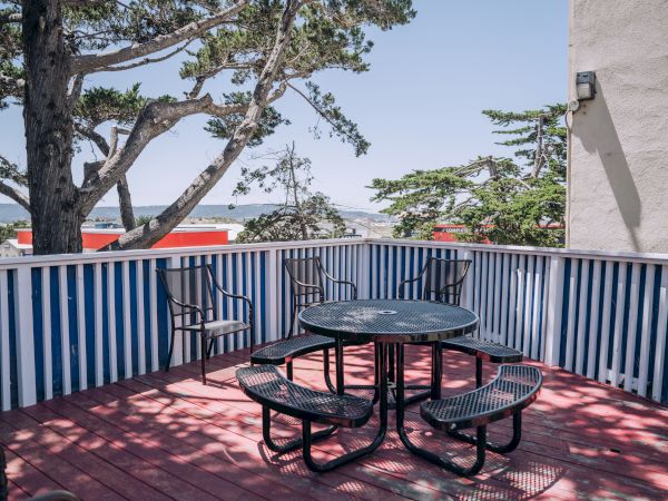 Bay Breeze Inn